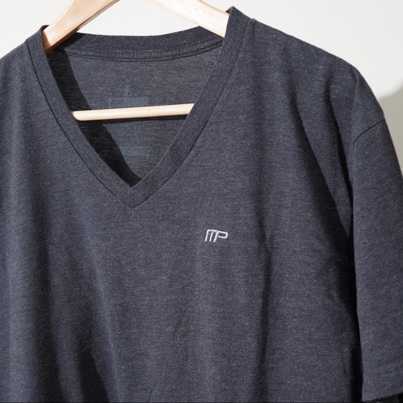 Muscle Pharm Grey T-shirt - Picture 2 of 5